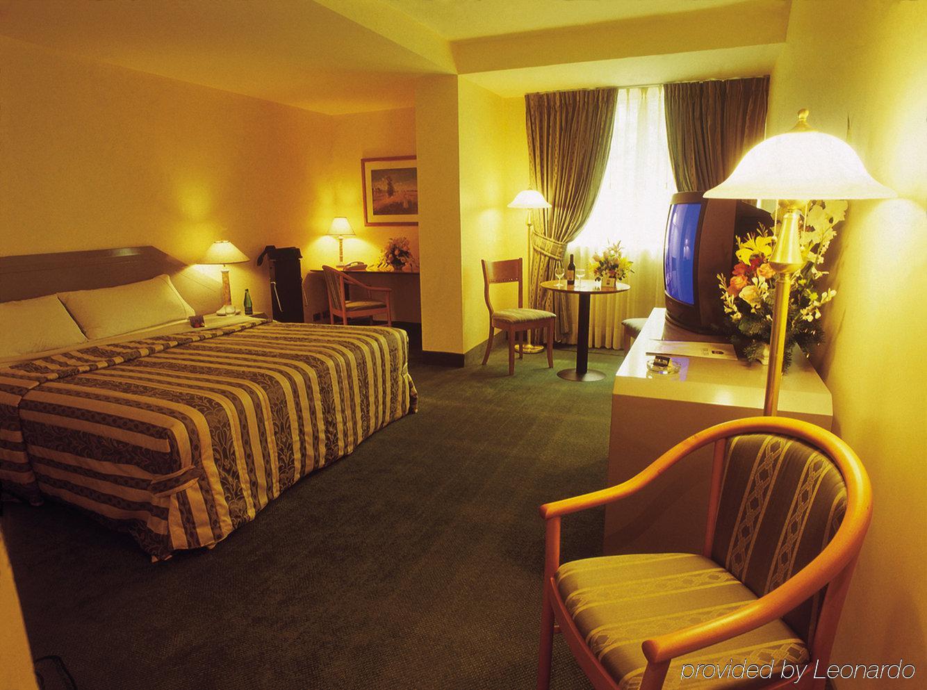 普罗维登斯欧洲电信酒店 圣地亚哥 客房 照片